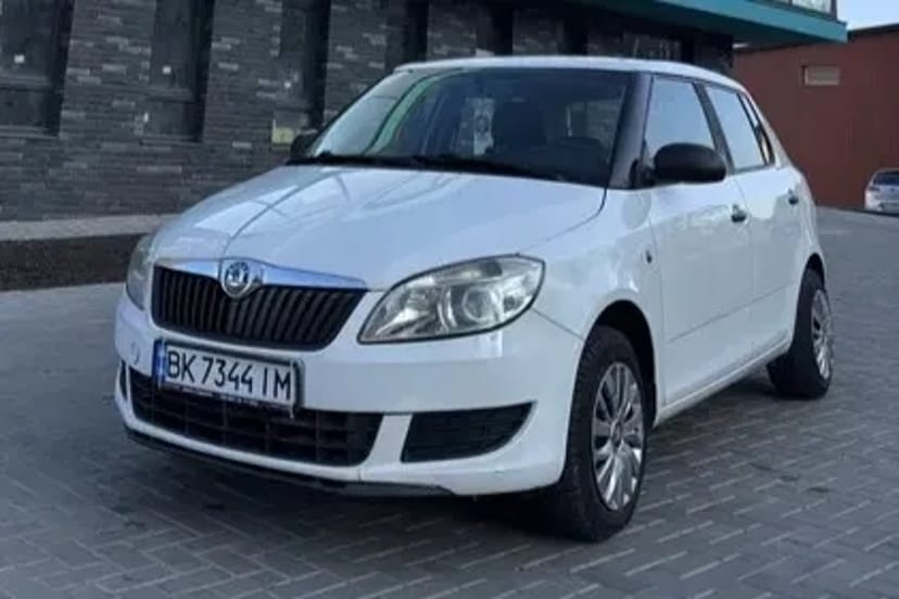 Оренда Skoda Fabia 1.2 HTP газ/бензин 3000/тиждень