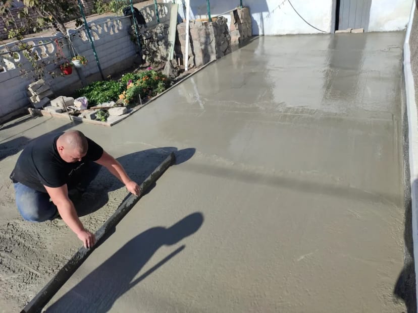 Бетонирование дворов. Устройство отмосток. Фундамент.