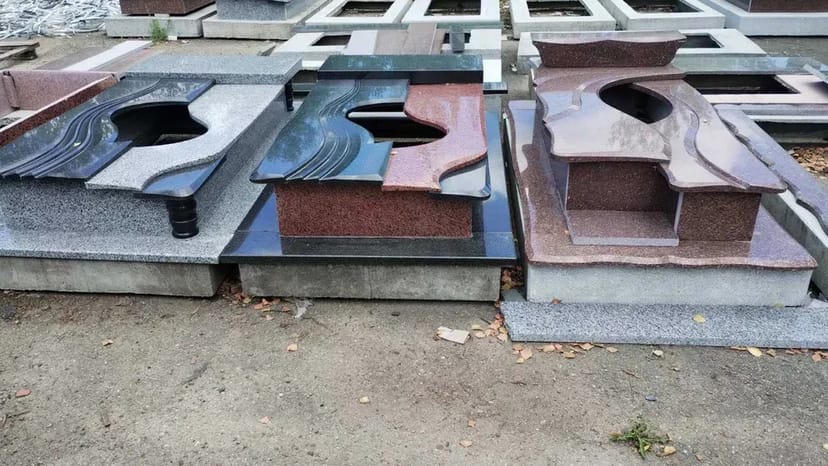 Виготовлення та встановлення пам'ятників, помірні ціни.