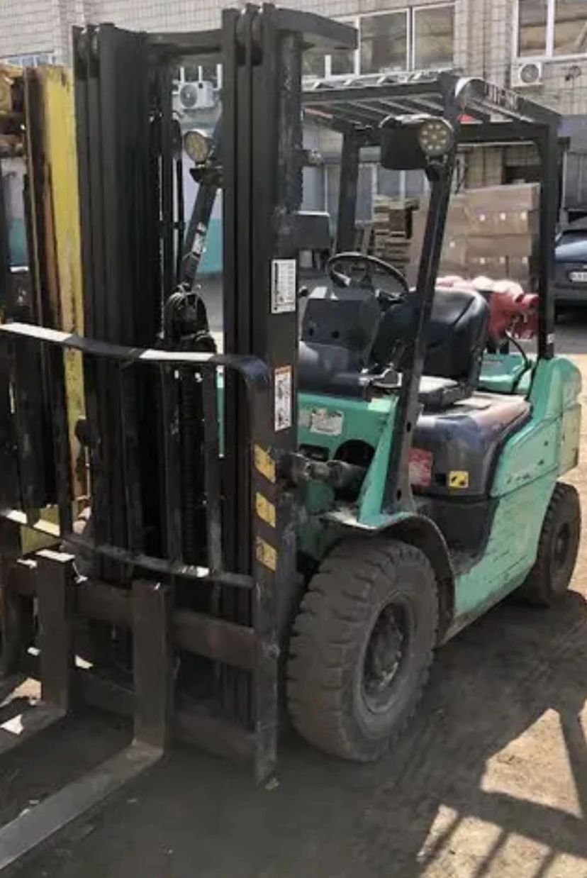 Газовий навантажувач Mitsubishi FG25N