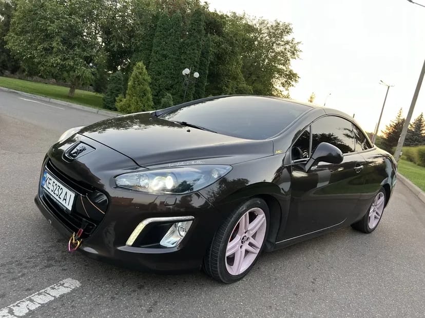 Авто (кабріолет) для фотозйомок та поїздок