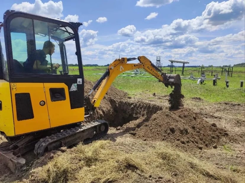 Гусеничний міні-екскаватор JCB 16C-1