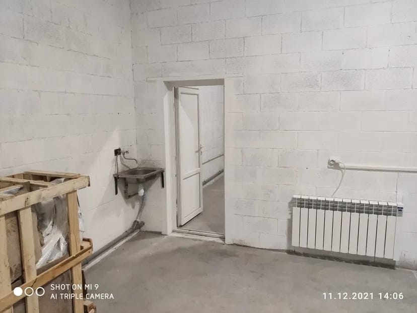 Офісне приміщення на другому поверсі