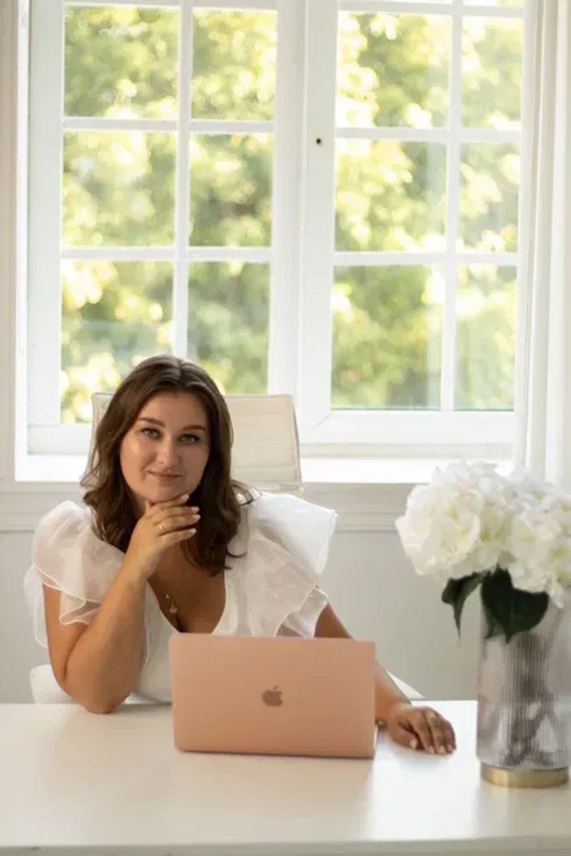 Вірші та пісні на замовлення | привітання під ключ