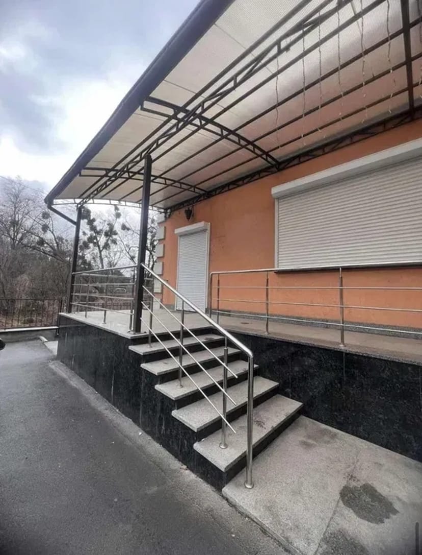 Приміщення під будь-який бізнес. За деталями по телефону