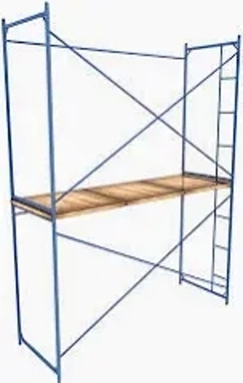 Фронтальні риштування с дошками