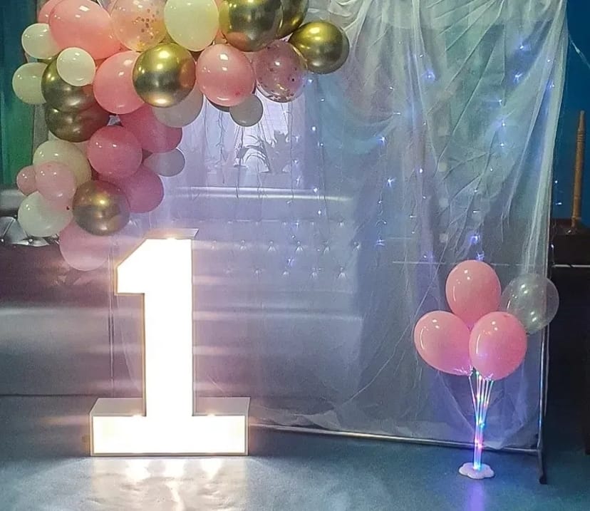 Цифра один для свята можно на перший рік