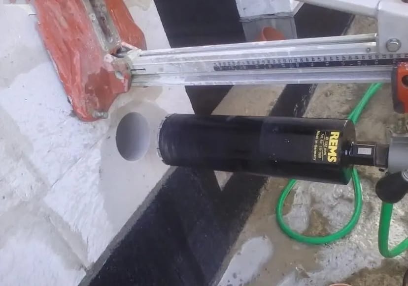 Алмазне буріння отворів