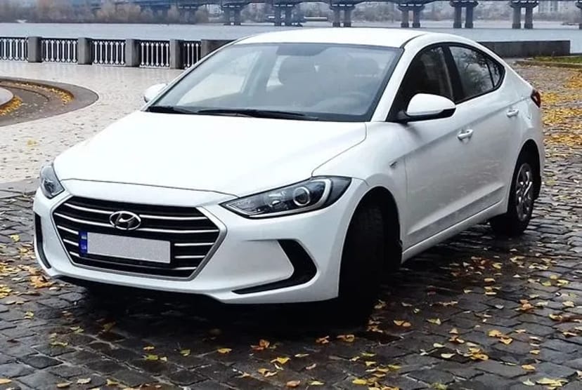 167 Hyundai Elantra 2018 біла авто на весілля
