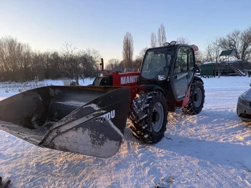 Навантажувач маніту (manitou).