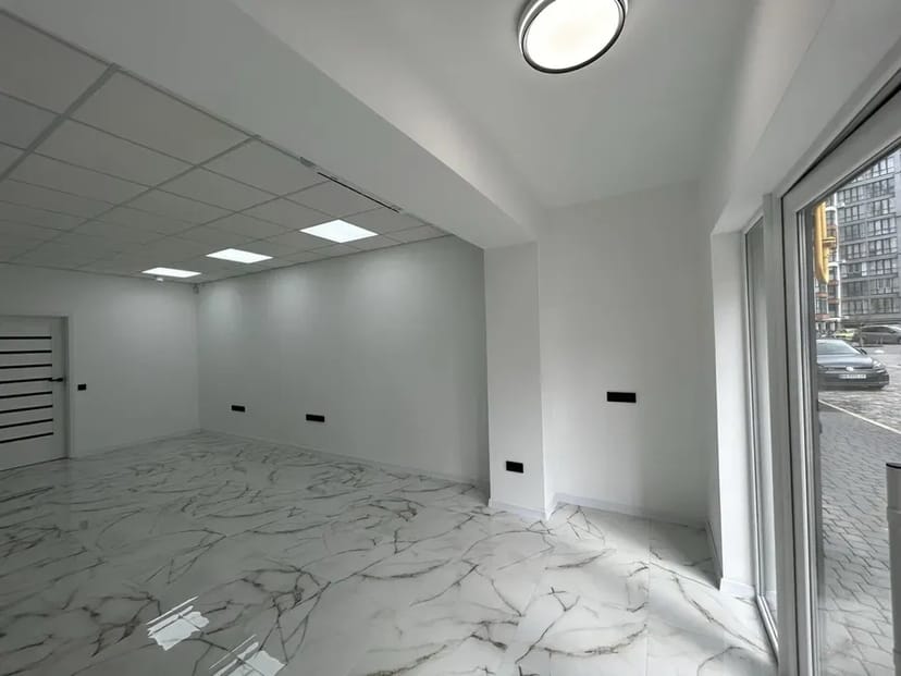 Комерційне приміщення з ремонтом ЖК Липки вул.Мазепи 164