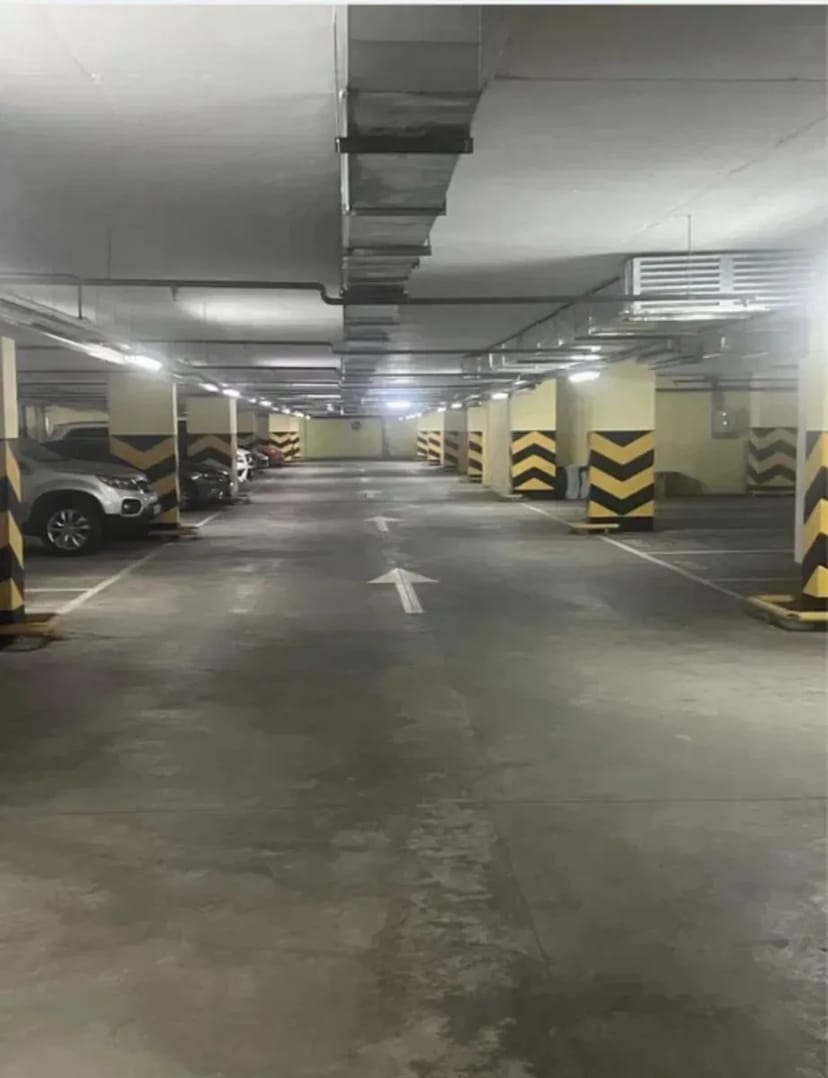 Підземний паркінг в центрі. Фасадний заїзд, зручне розташування