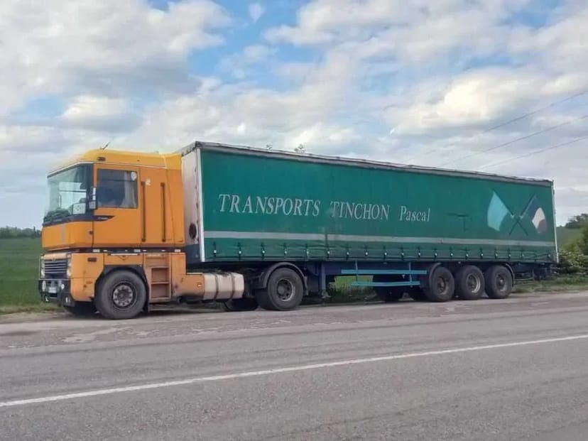 Надійний напівпричіп TROILLET: повна готовність до роботи