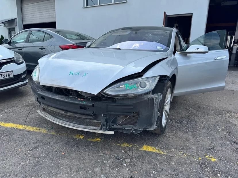 Tesla service тесла ремонт відновлення авто ремонт тесла