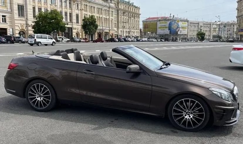 407 Кабріолет Mercedes E350 BLUETEC на весілля зйомки