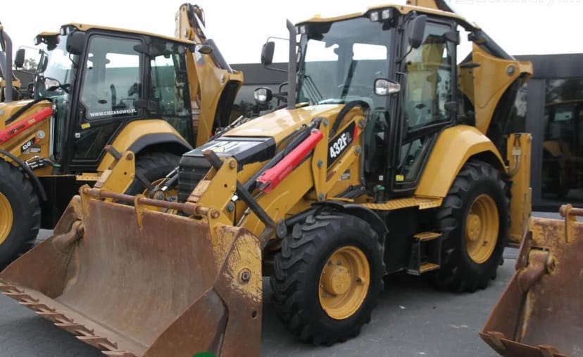 Екскаватор-навантажувач Caterpillar 432F2