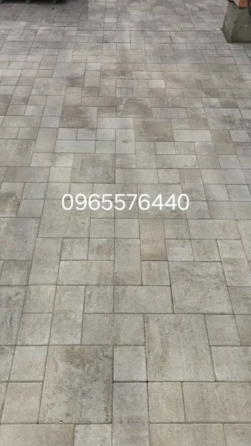 Надаємо послуги уклададання тротуарної плики. Укладання гранітної бруківки.