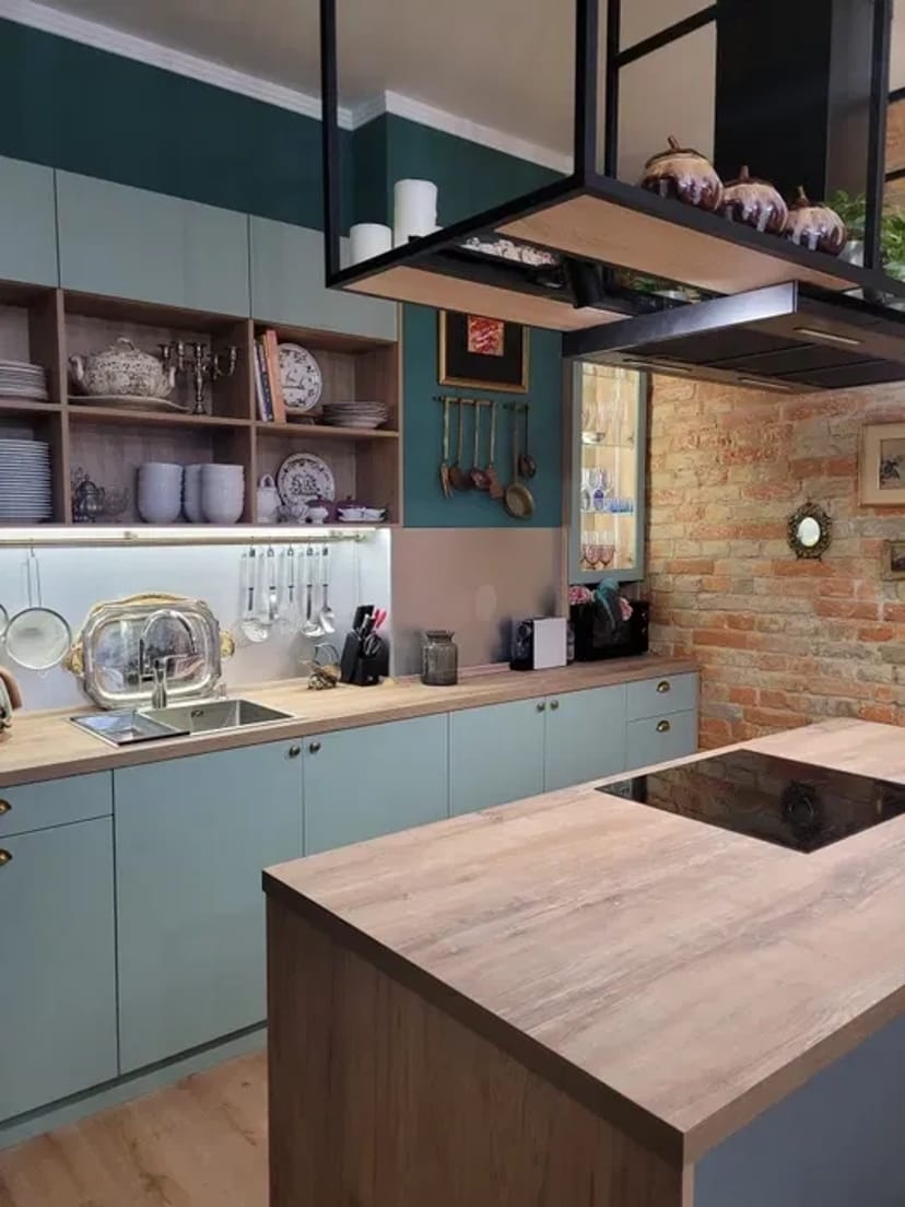 Погодинно вишукана кухня-студія в центрі Києва