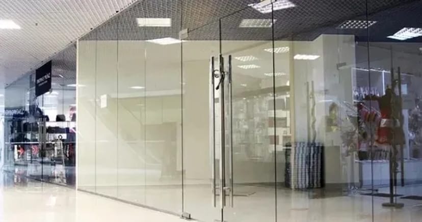 Мийка вітрин, магазинів в ТРЦ, ресторанів