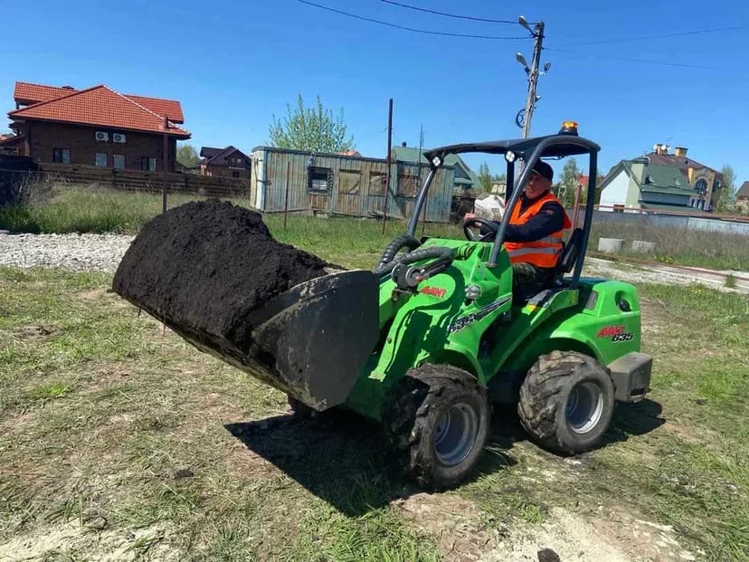 Міні Навантажувач AVANT 745 (Фінляндія) / Bobcat / JCB