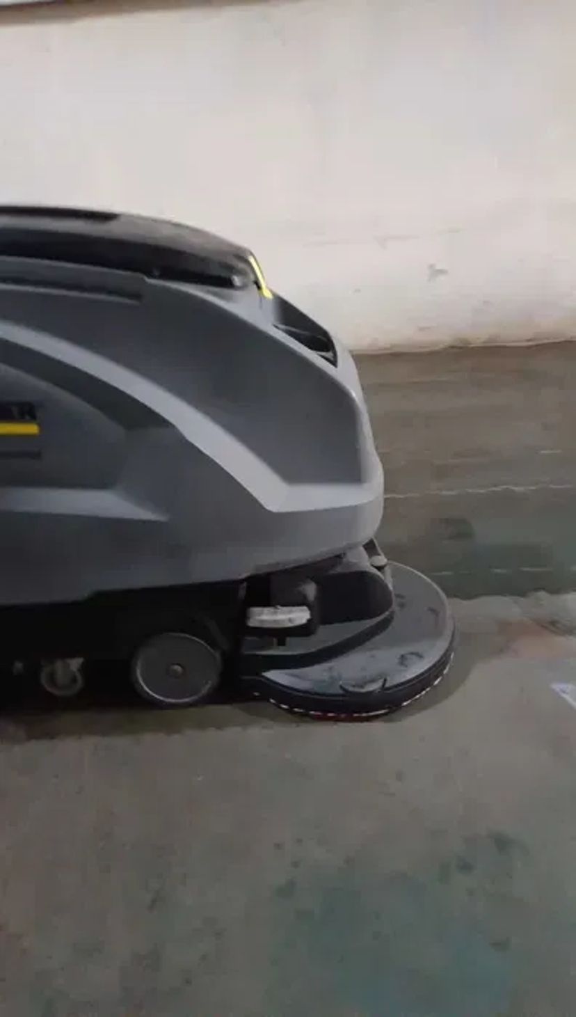 Комплексне Миття Промислових Підлог для Великих Підприємств 40 грн. Договірна