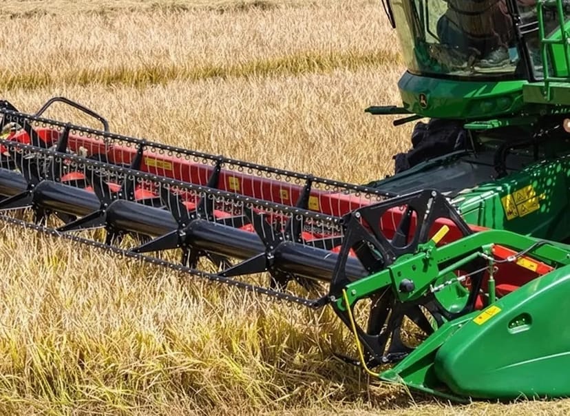 Універсальна зернозбиральна жниварка