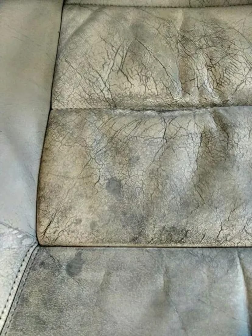 Ремонт сидінь із тканини, екошкіри, шкіри. Фарбування шкіри