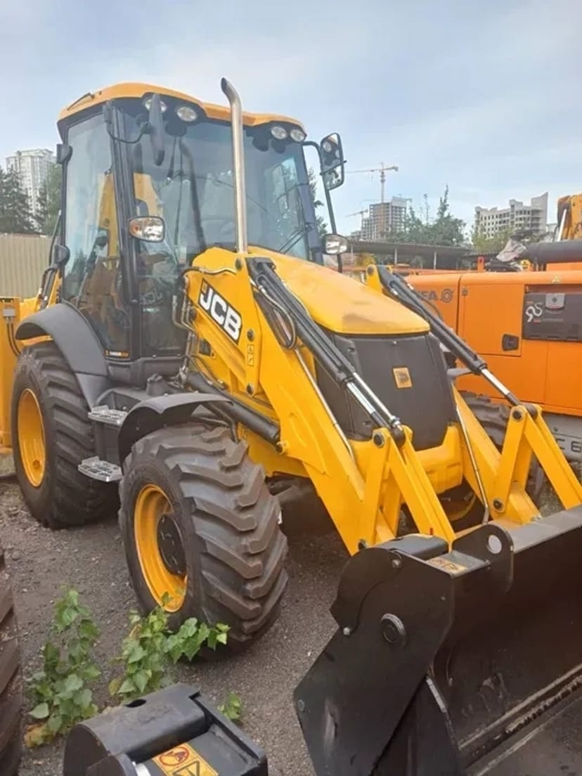 Ексковатор - навантажувач JCB