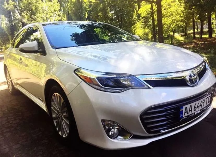 147 Авто на весілля Toyota Avalon біла