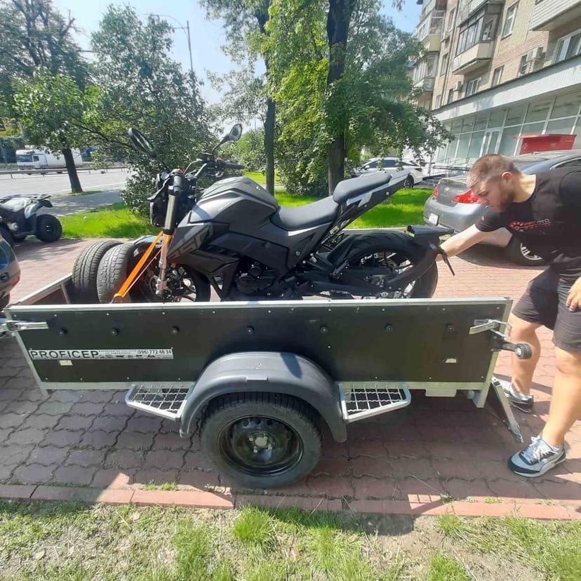 Прицеп для легкового автомобіля