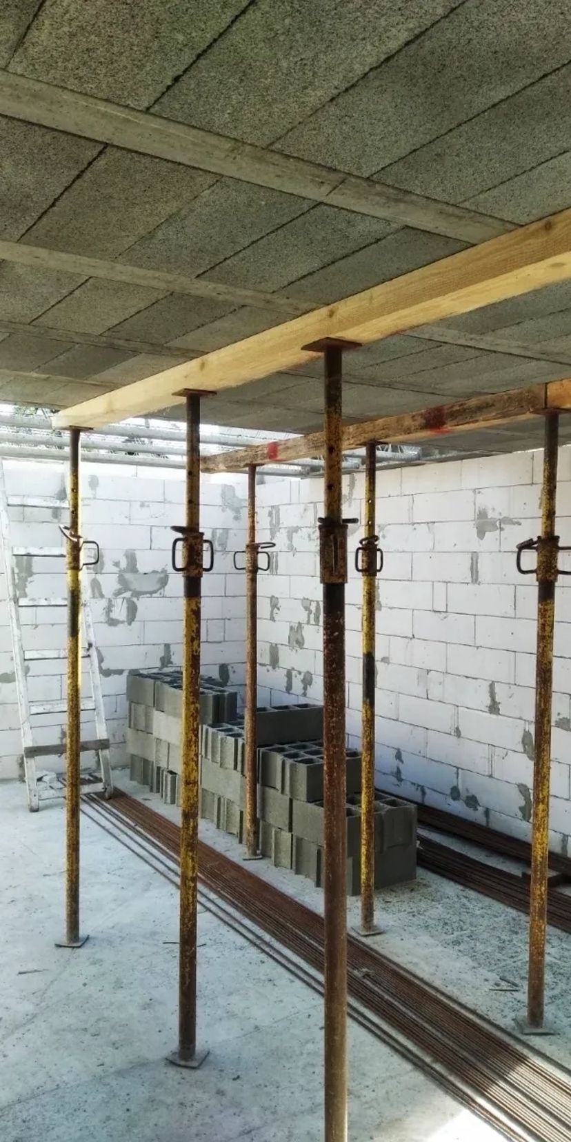 Стійки під моноліт, опалубку. Опалубка для міжповерхового перекриття