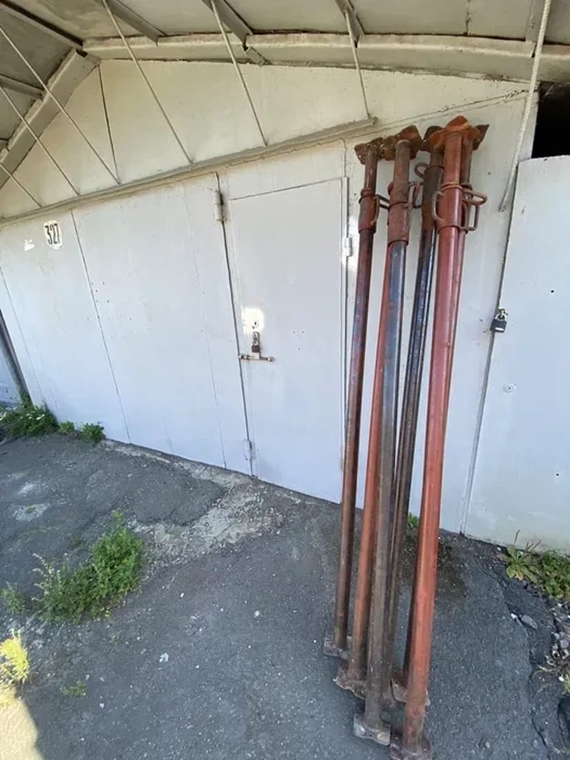 Телескопічні стійки опалубки