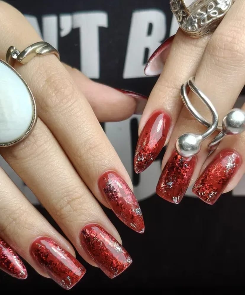 Професійний манікюр з використанням якісних матеріалів - Івано Франківськ.