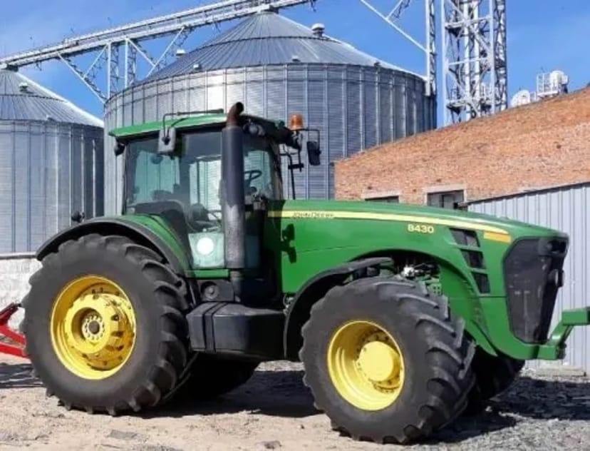 Трактор JOHN DEERE 8430 2008 року
