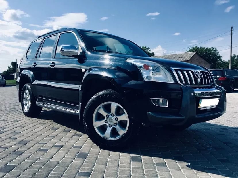 Авто Toyota Land Cruiser Prado.