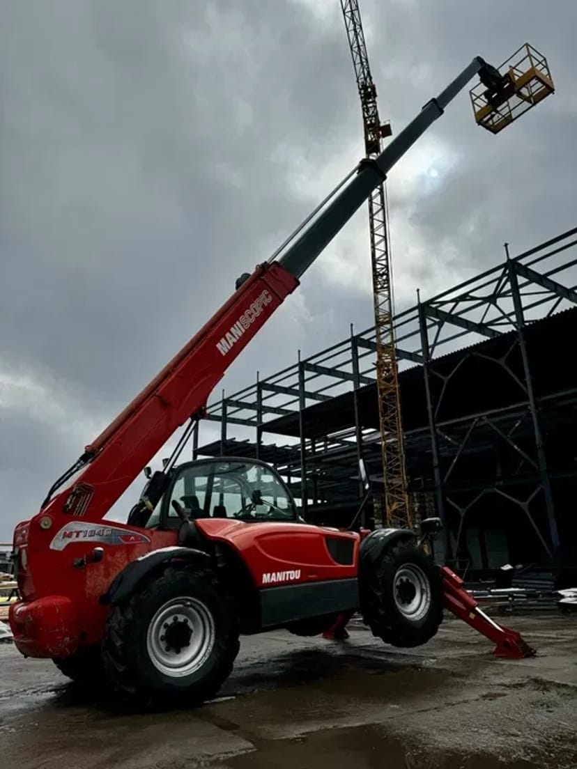 ЕКСКОВАТОР навантажувач