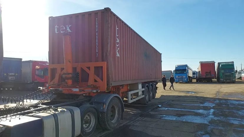 Контейнеровоз самоскид