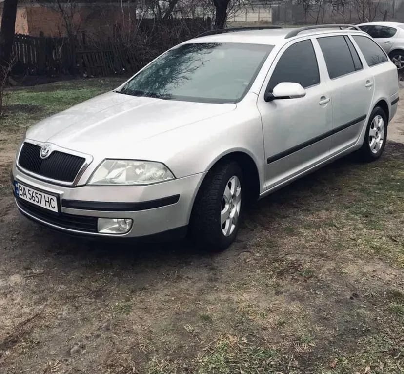 Комфортна Шкода Октавія А5 для тривалих поїздок та роботи