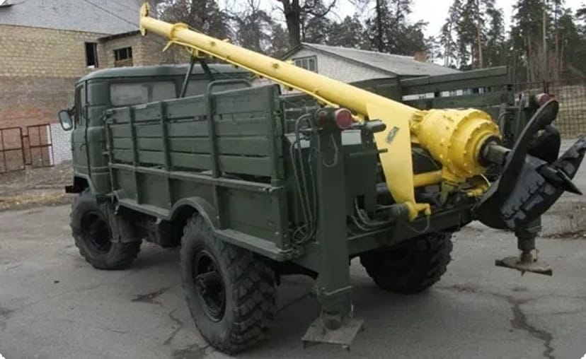 Бурильно кранова машина БМ-302 на базі ГАЗ-66 800мм