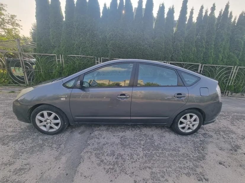Toyota Prius гібрид газ/бензин для Bolt Uklon Uber