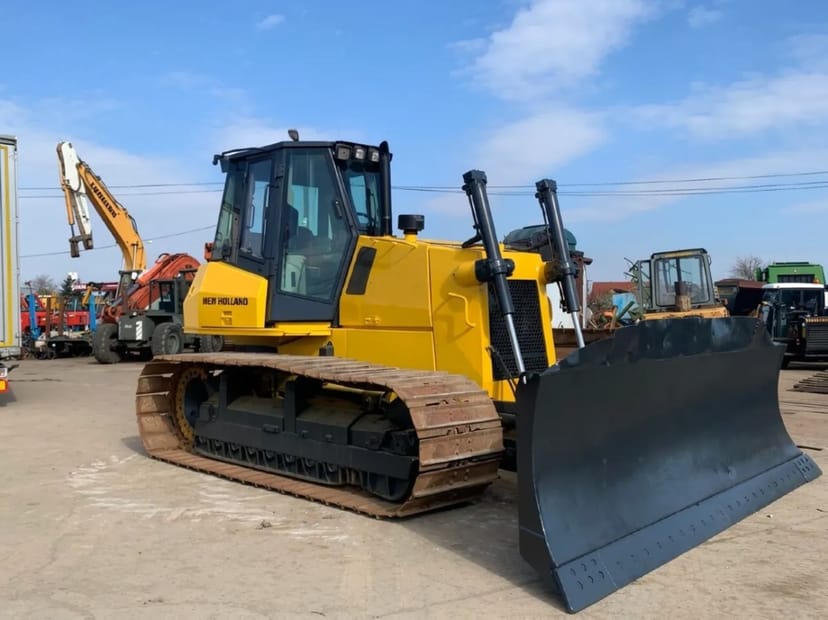 Бульдозер NEW HOLLAND D150 , експлуатаційна маса16610/16810 кг