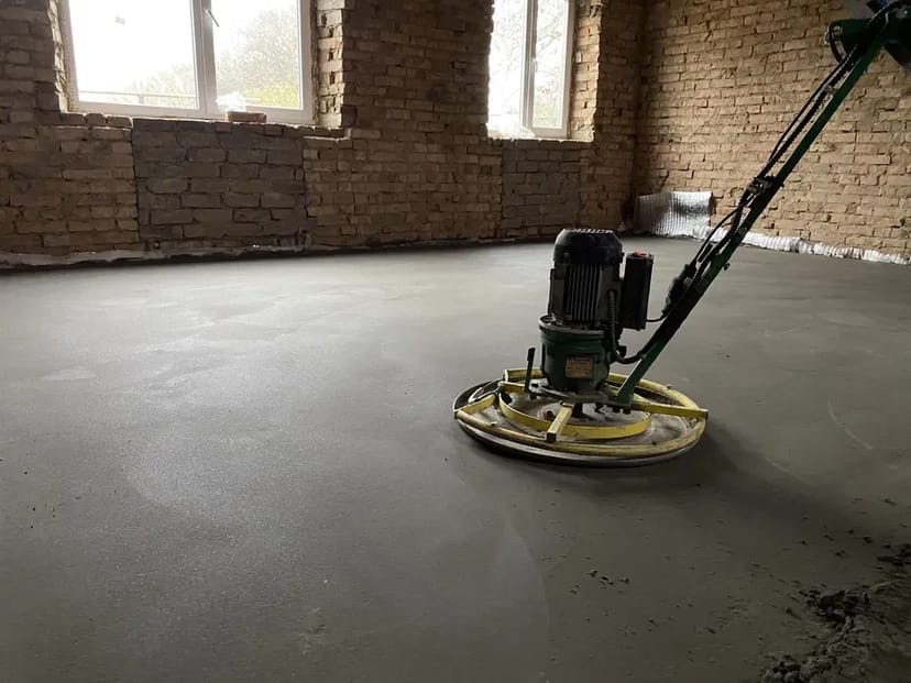 Машинная стяжка пола. Полусухая. Ровный пол за один день! 420 грн.м2 (с роботой).