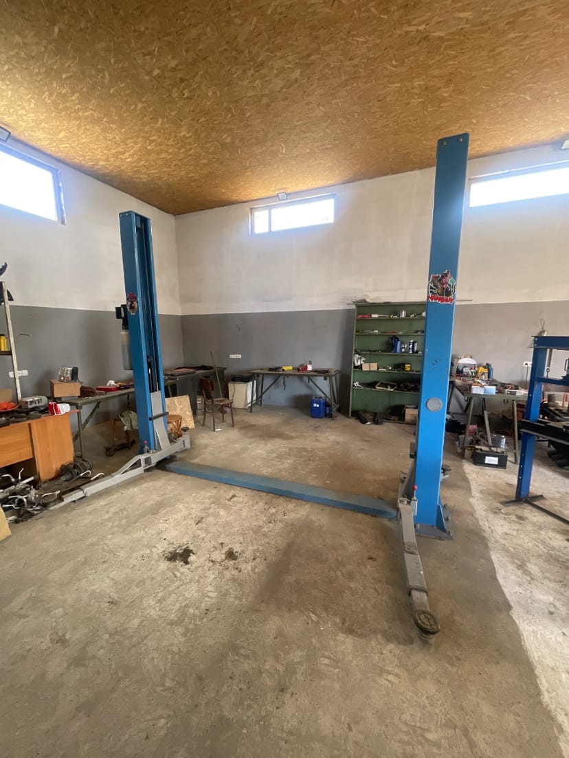 підйомникна СТО