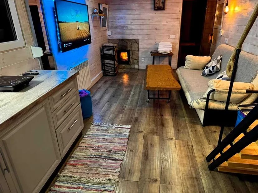 Подобово, Гідропарк, будинок на воді, баня