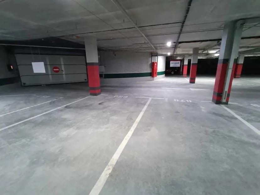 Паркомісце з зарядною станцією в ЖК MAYAK