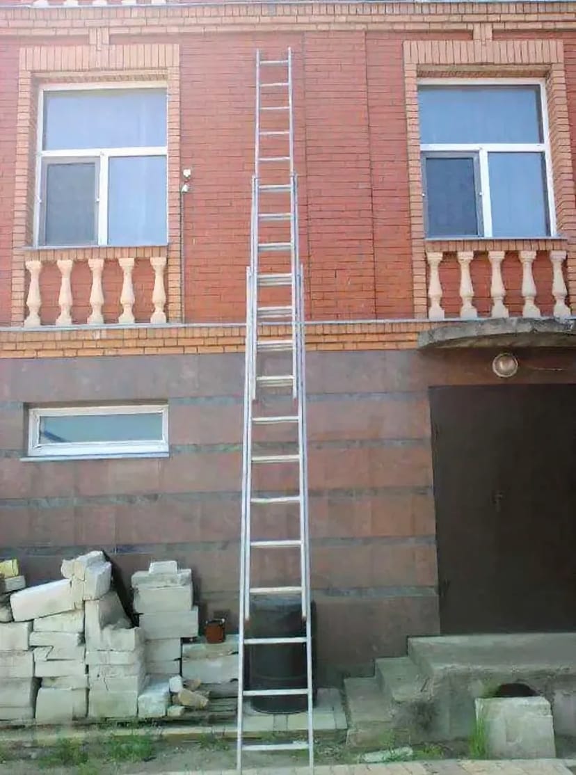 Драбина 12 метрів для будівництва та ремонту