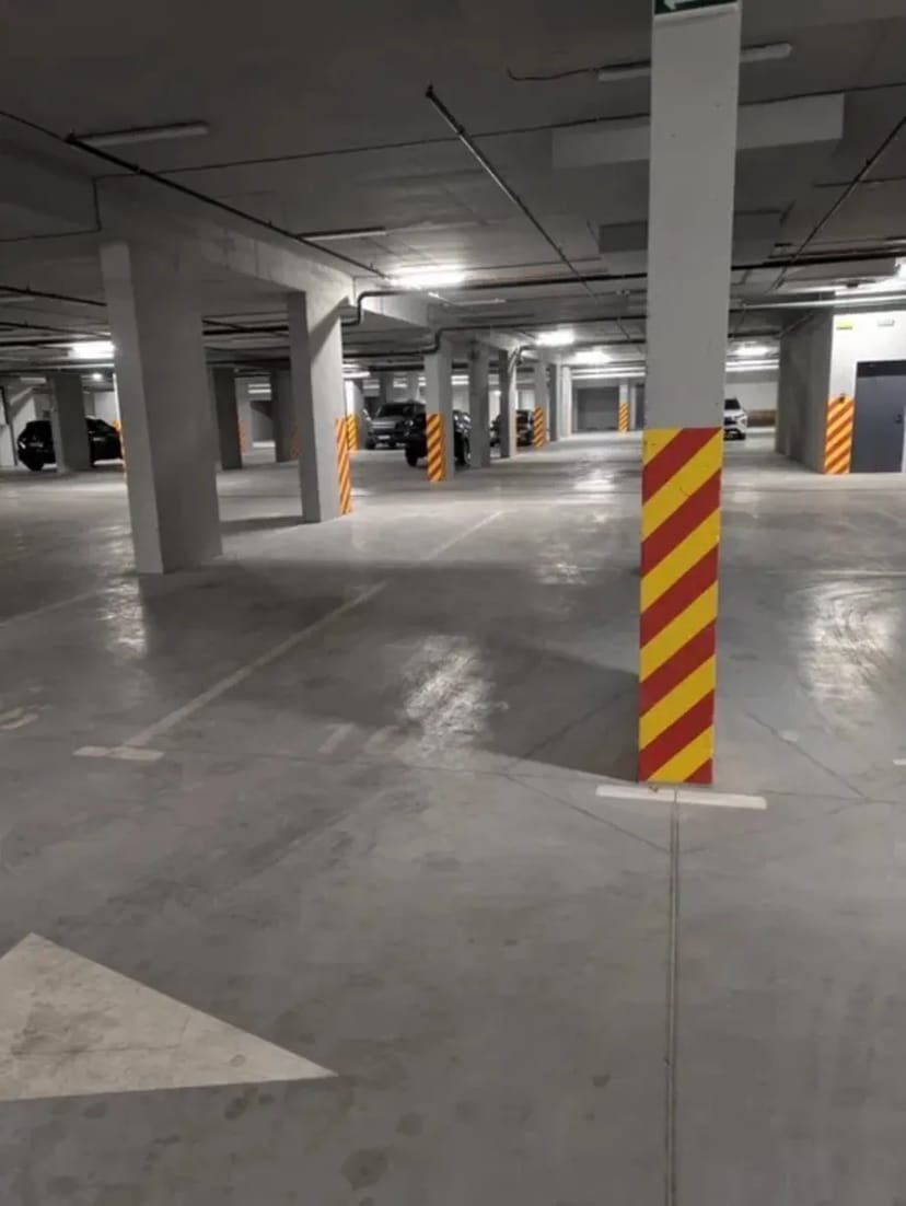 Паркомісце в ЖК "Новий Автограф"