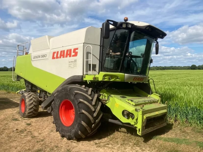 Комбайн Claas Lexion 580 для польових робіт