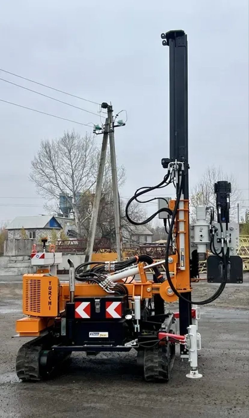 Забивання паль металевих опор, сонячні станції СЕС, дорожні огорожі