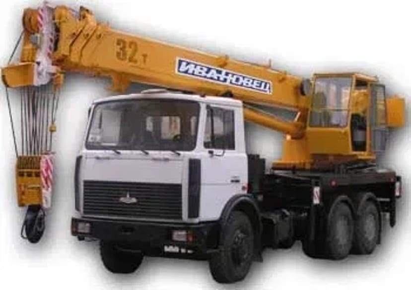 Автокран 32 т (довжина стріли 32 м)